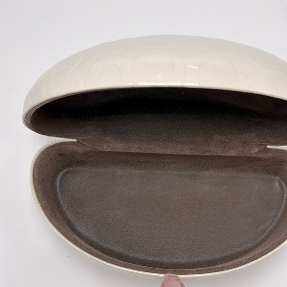 Coach Hard Clamshell Sunglasses Sunglass Case Cream Colored - Picture 8 of 8